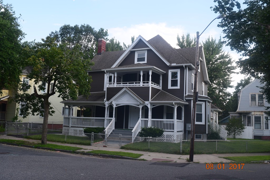 46 Wellesley Street Springfield, MA 01109 - Photo 1 of 23 Gallery Image 1