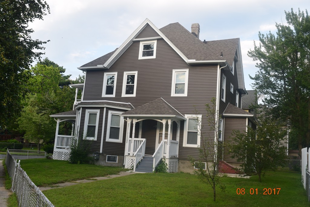 46 Wellesley Street Springfield, MA 01109 - Photo 4 of 23 Gallery Image 4