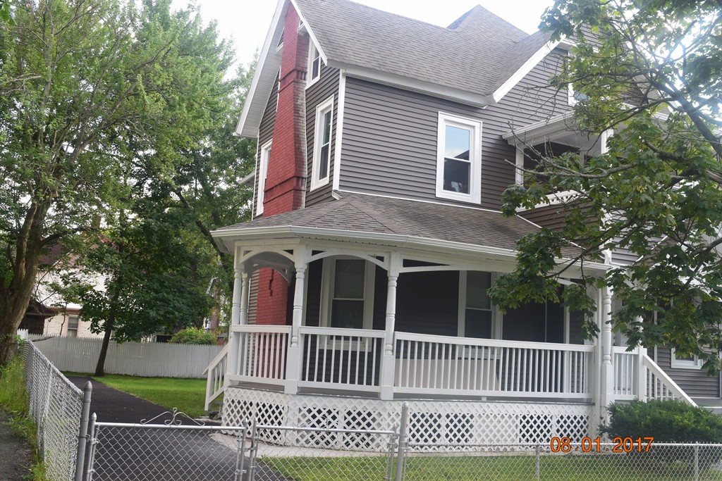 46 Wellesley Street Springfield, MA 01109 - Photo 5 of 23 Gallery Image 5