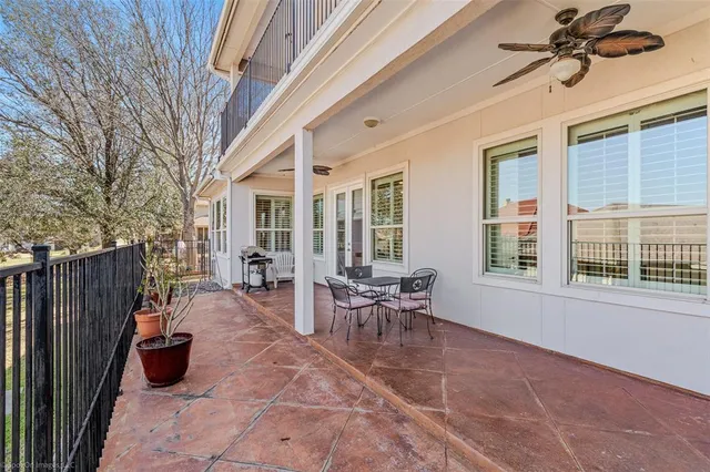 $584,500 | 3010 Lakeside Drive, Rockwall, TX 75087