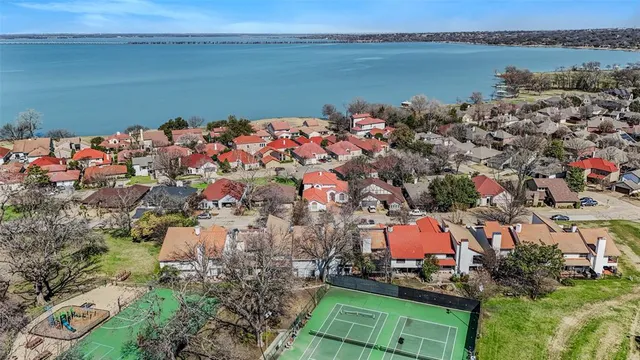 $584,500 | 3010 Lakeside Drive, Rockwall, TX 75087