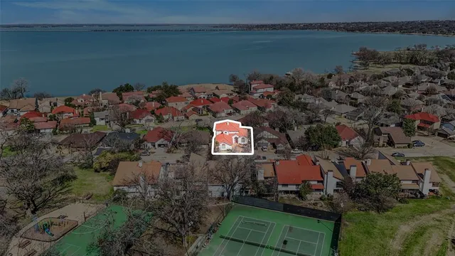 $584,500 | 3010 Lakeside Drive, Rockwall, TX 75087