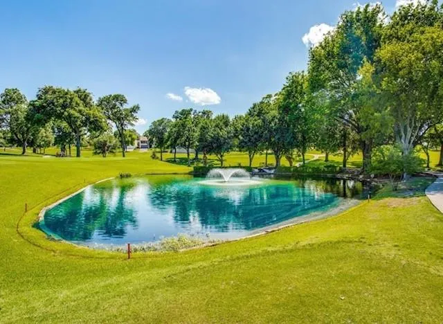 $584,500 | 3010 Lakeside Drive, Rockwall, TX 75087
