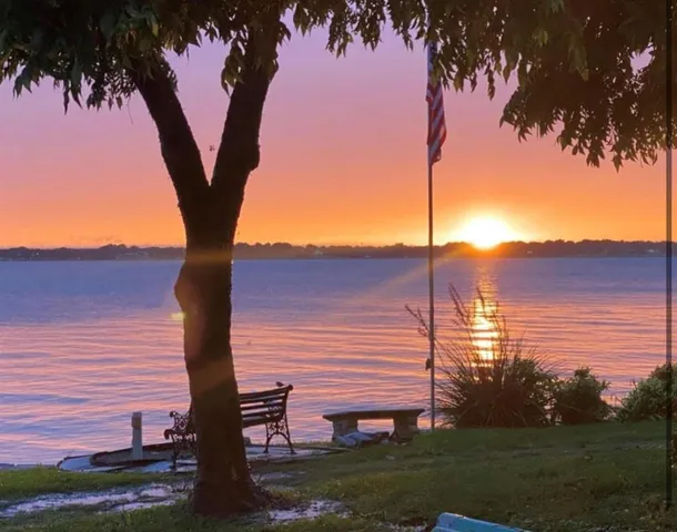 $584,500 | 3010 Lakeside Drive, Rockwall, TX 75087