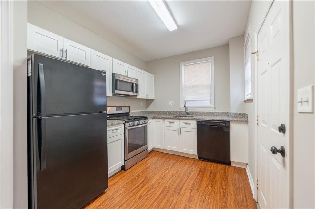 130 Chesterfield Road Pittsburgh, PA 15213 - Photo 8 of 36 Kitchen