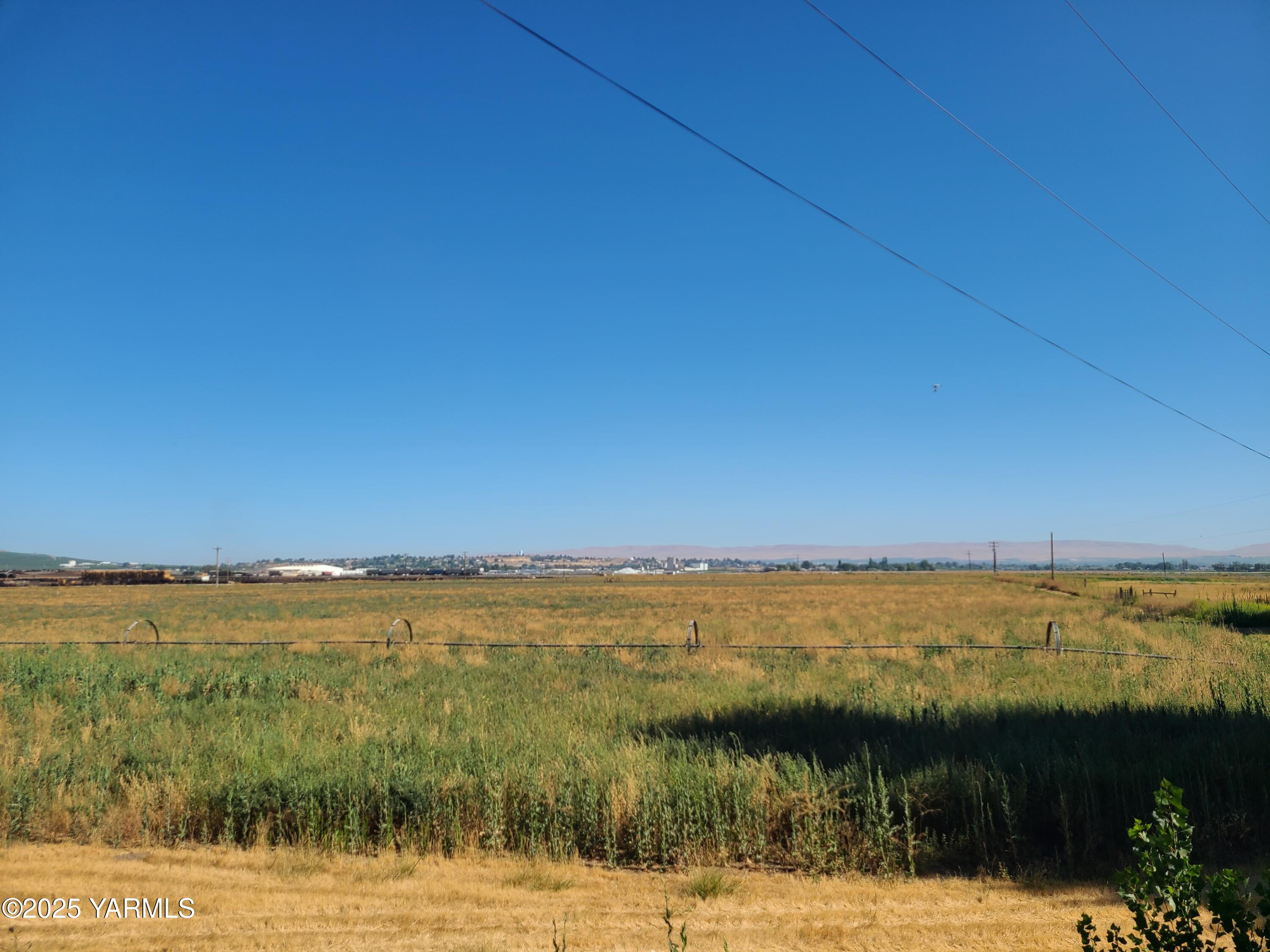 280 Duffy Road Sunnyside, WA 98944 - Photo 16 of 21 a view of an ocean