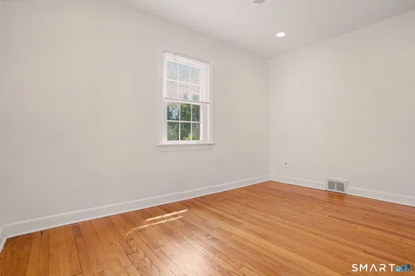 $3,850 | 32 Crescent Drive, Easton, CT 06612
