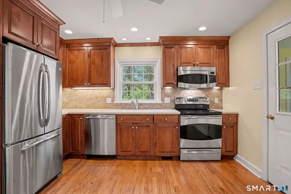 $3,850 | 32 Crescent Drive, Easton, CT 06612