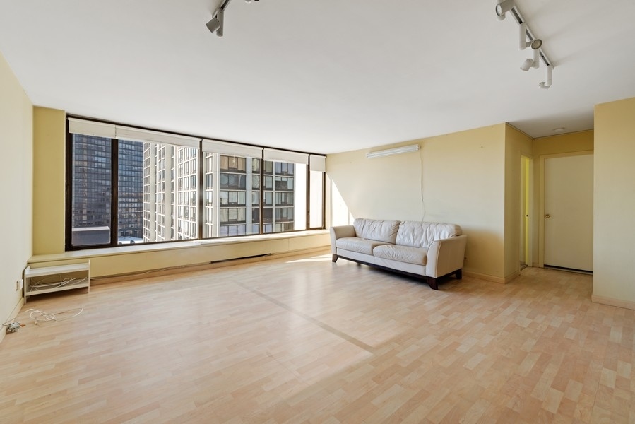 5455 North Sheridan Road, Unit 906 Chicago, IL 60640 - Photo 4 of 16