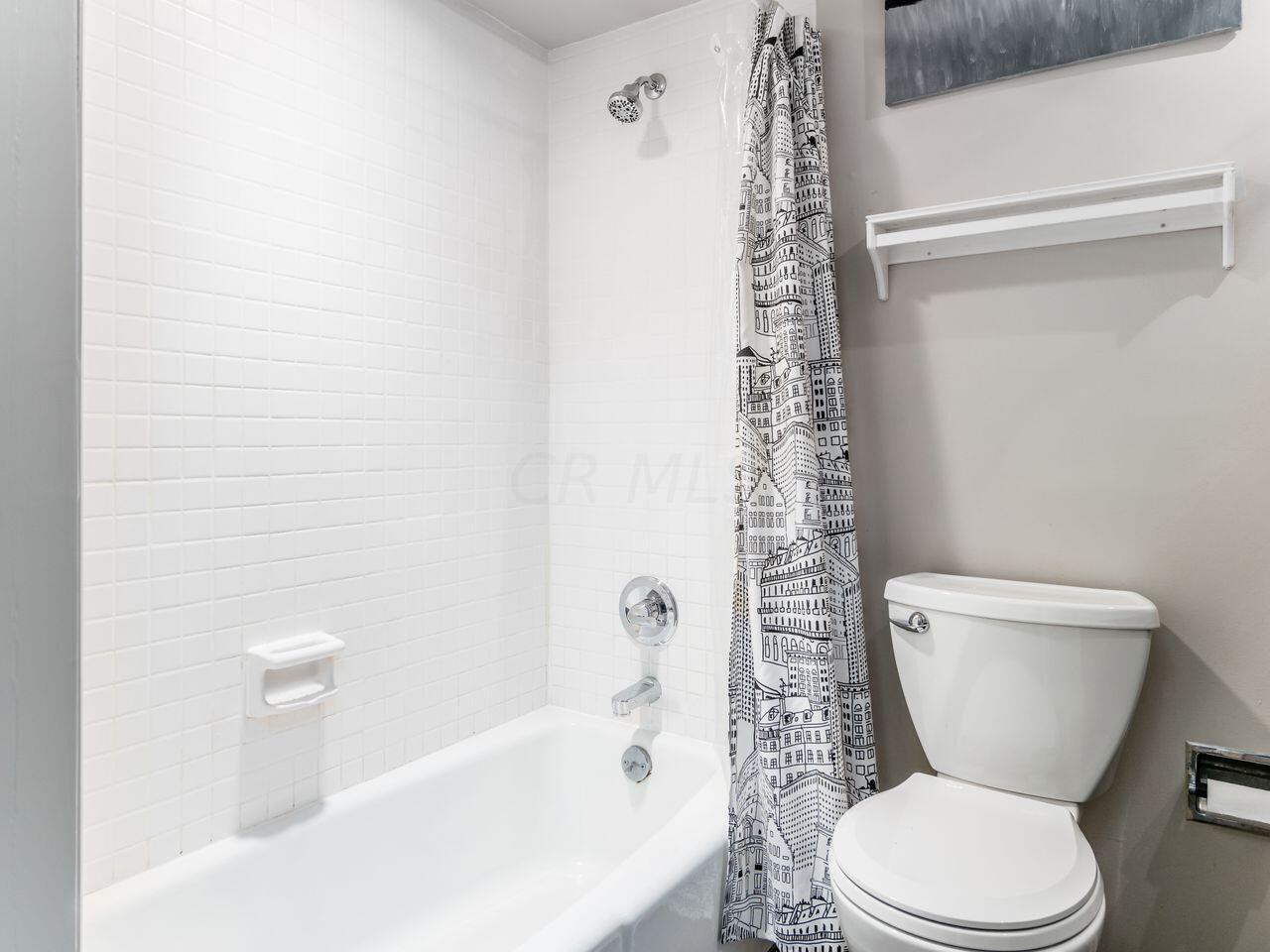 3600 Reed Road, Unit 12 Columbus, OH 43220 - Photo 20 of 26 2nd Full Bathroom