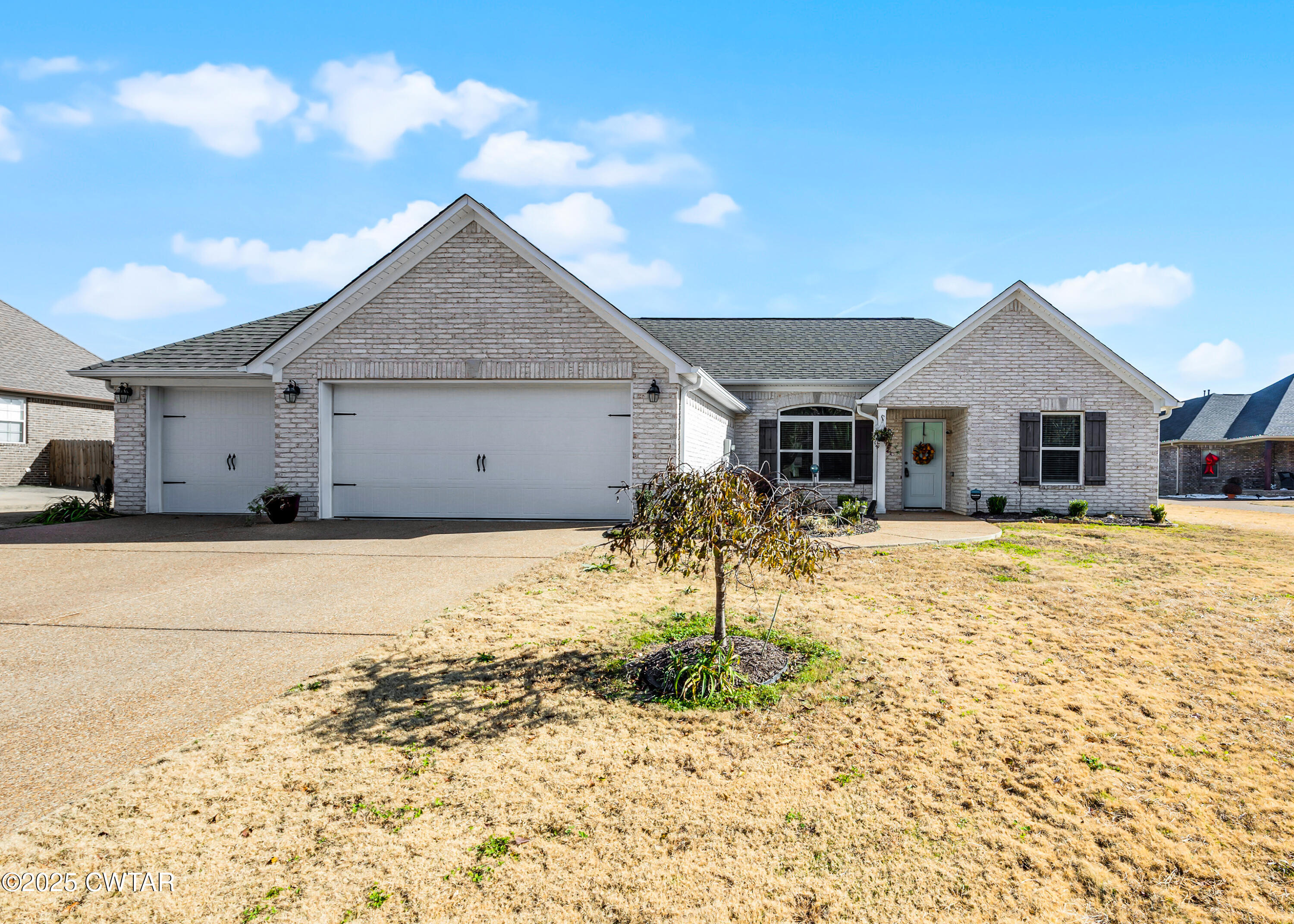 a house view with a outdoor space