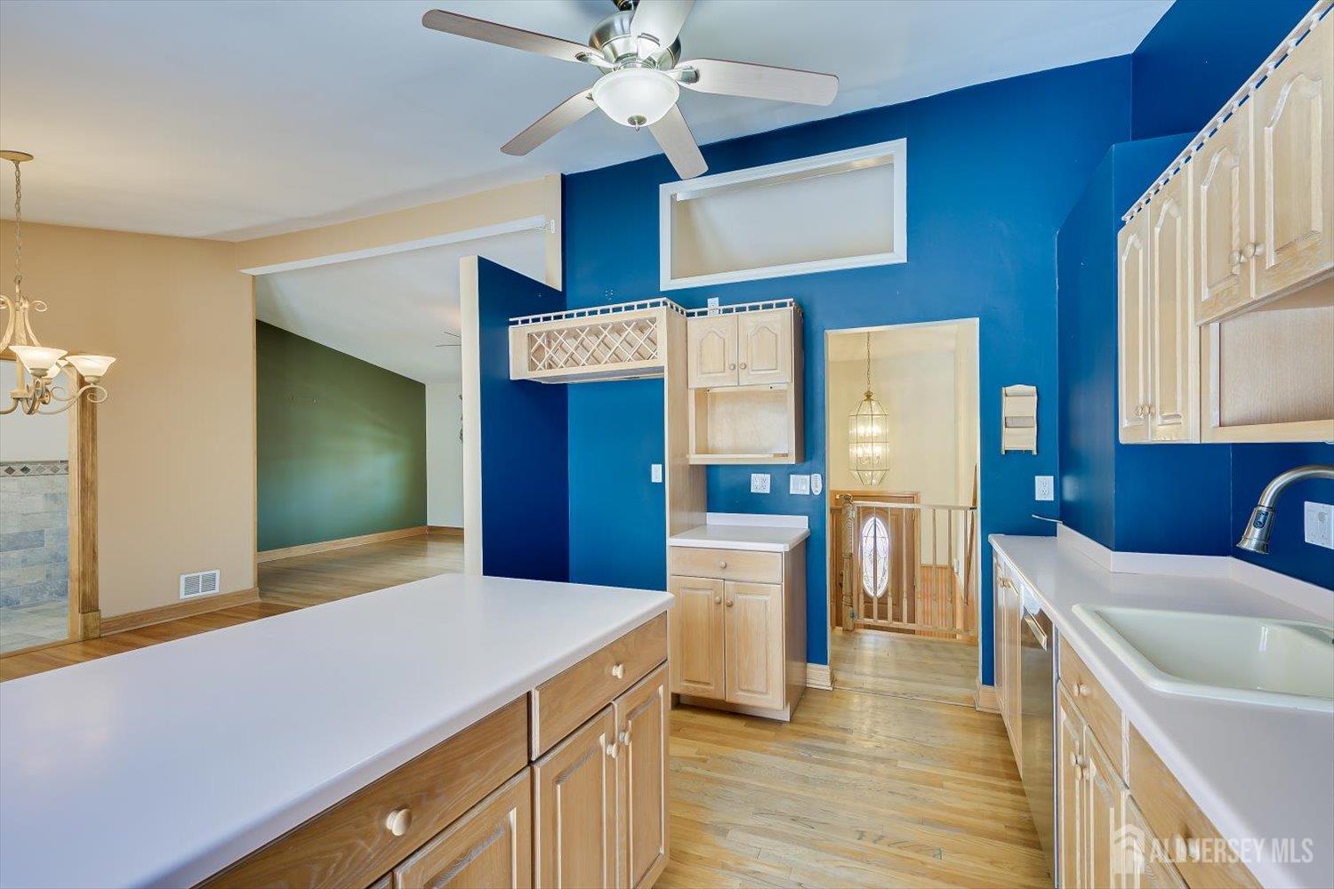 16 Peake Road Edison, NJ 08837 - Photo 15 of 43