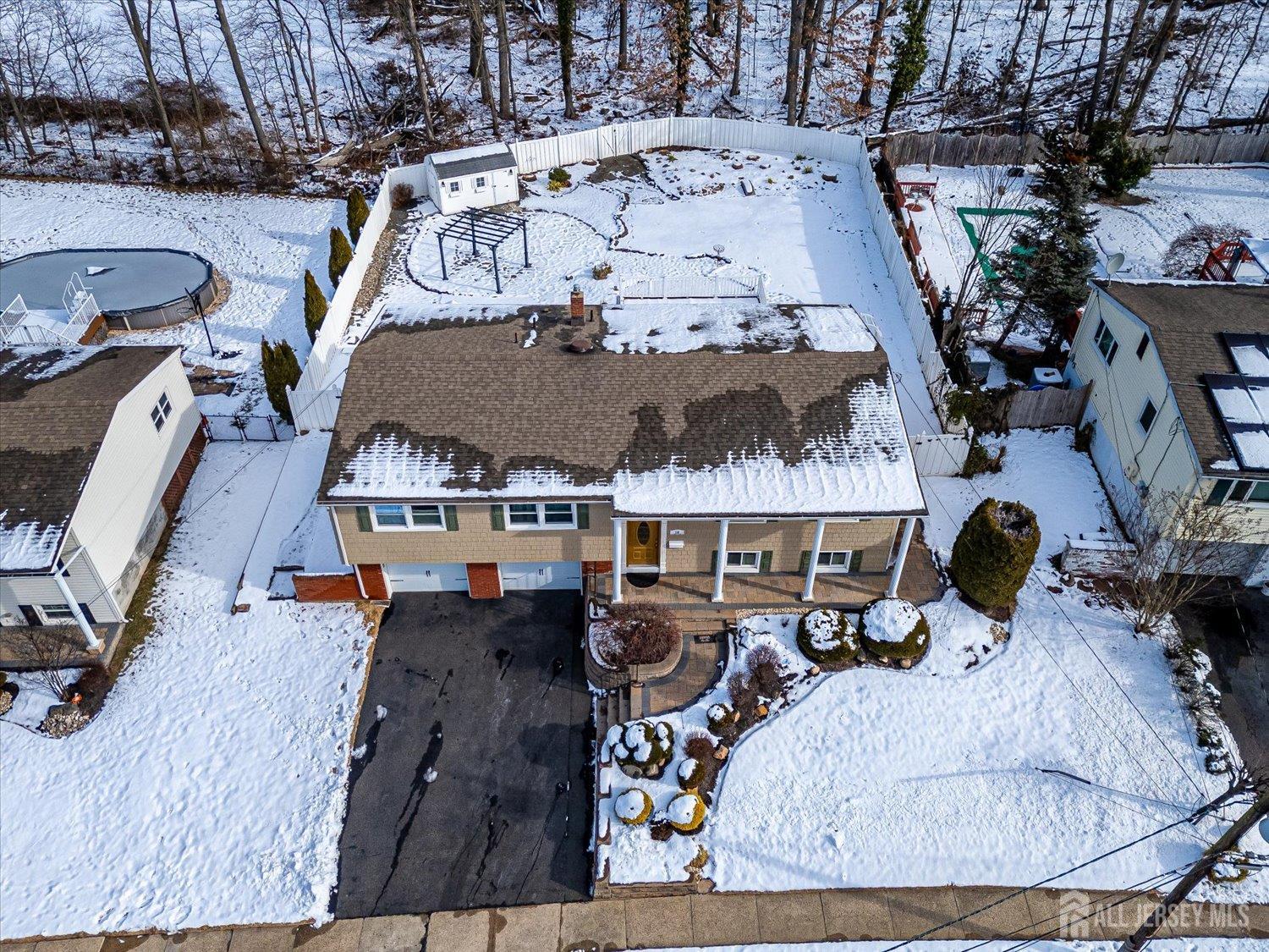 16 Peake Road Edison, NJ 08837 - Photo 2 of 43