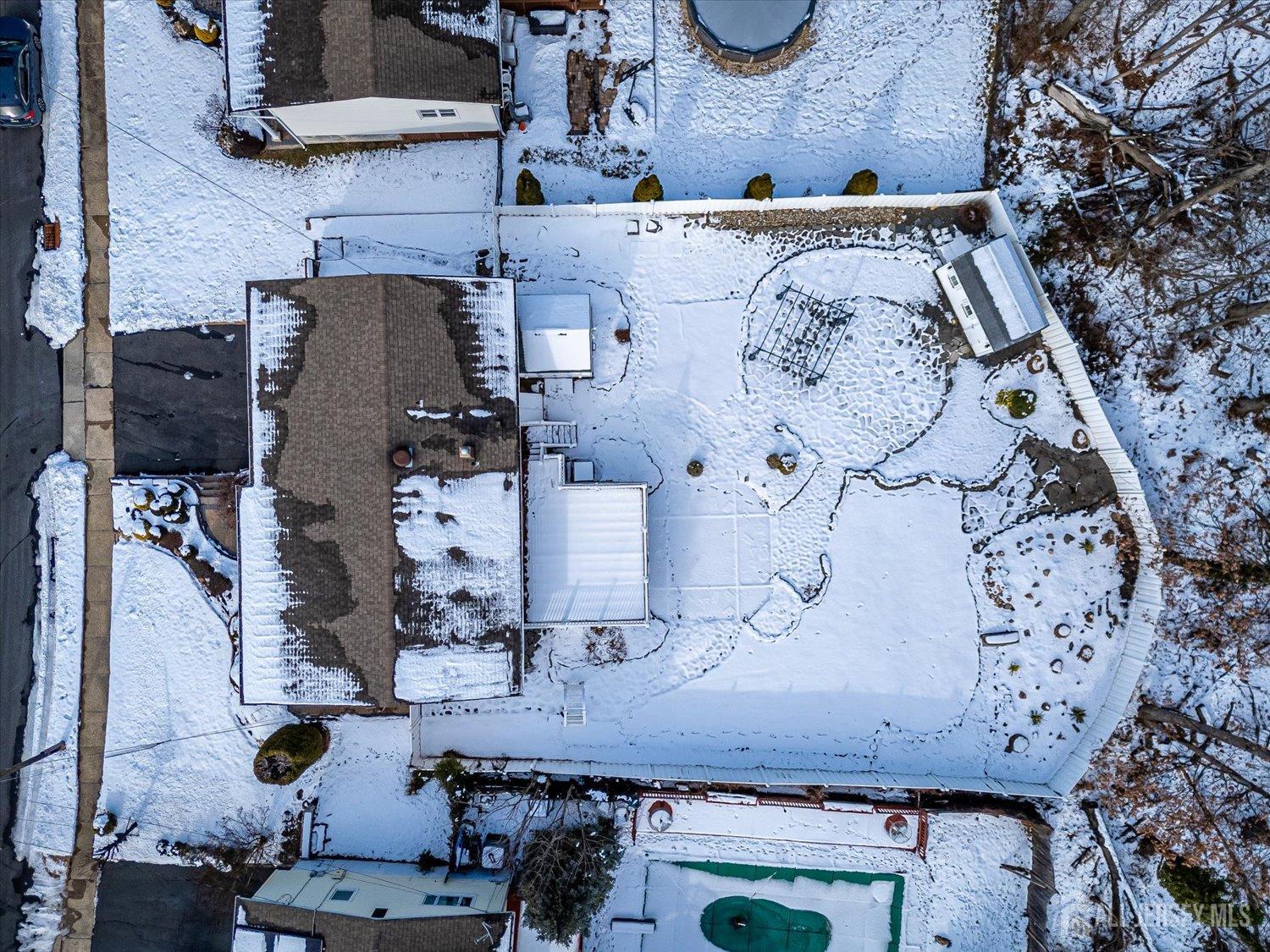 16 Peake Road Edison, NJ 08837 - Photo 36 of 43