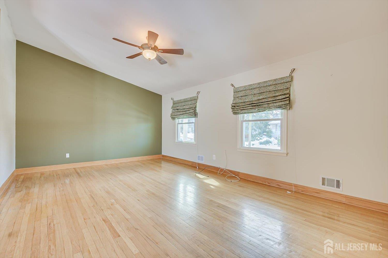 16 Peake Road Edison, NJ 08837 - Photo 7 of 43