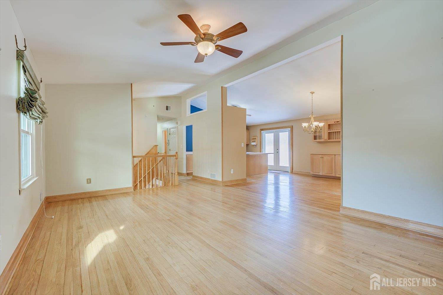 16 Peake Road Edison, NJ 08837 - Photo 9 of 43