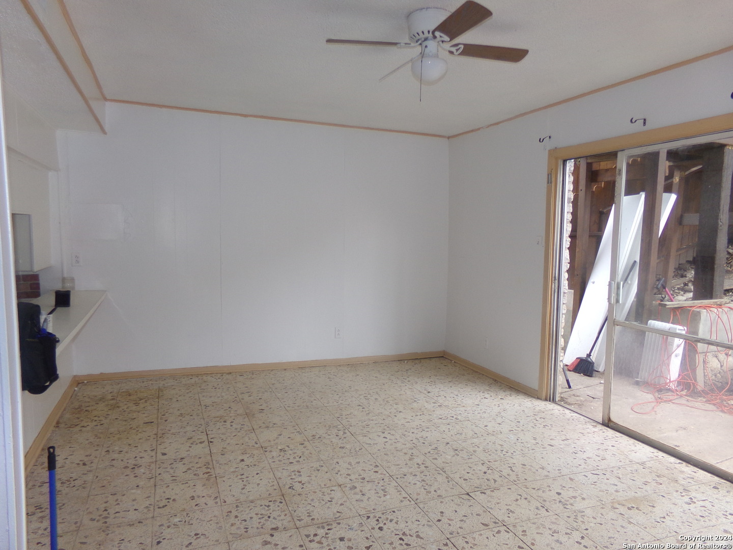 4835 Gus Eckert Road, Unit 3 San Antonio, TX 78240 - Photo 12 of 30