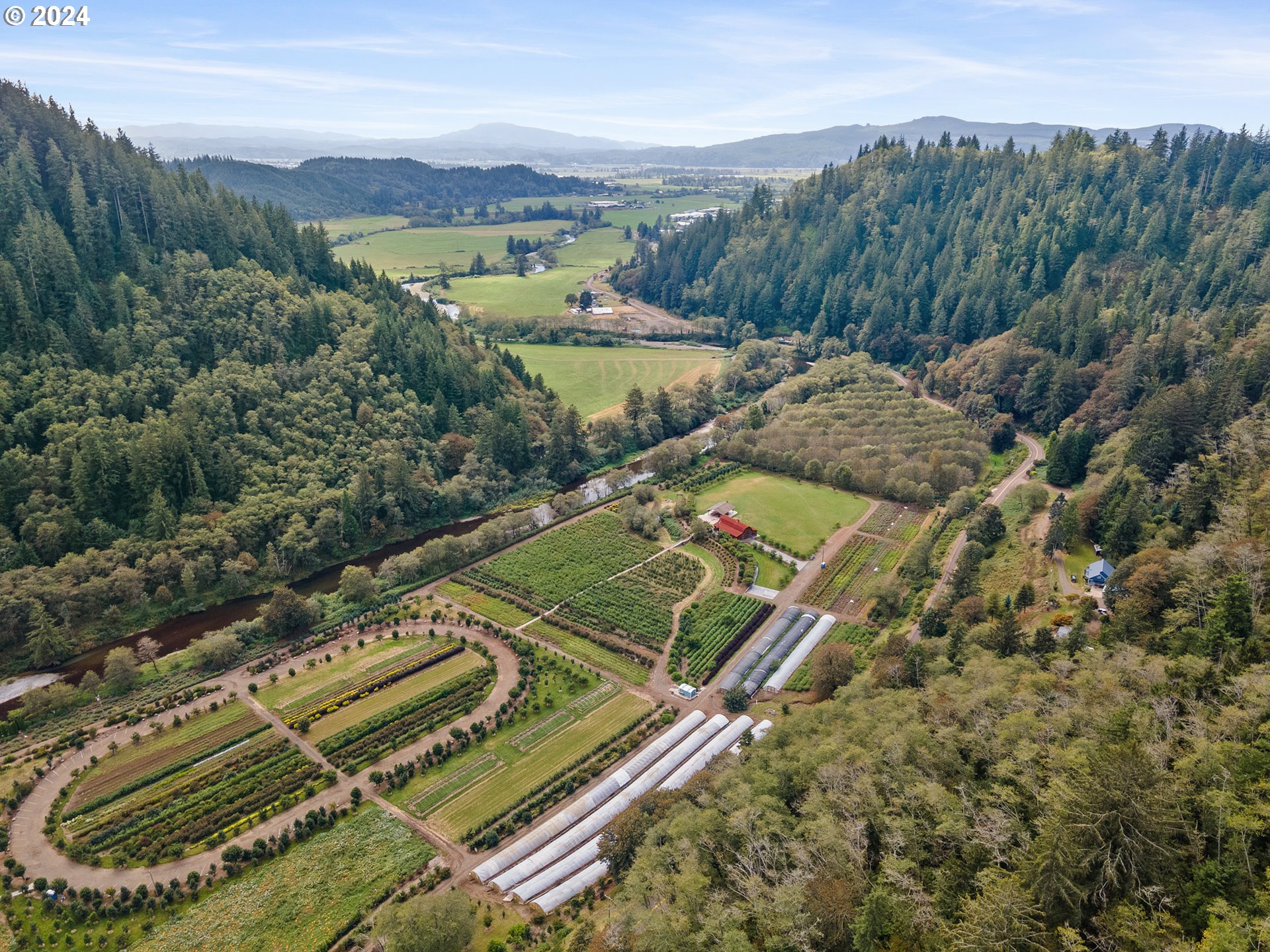 500 Kilchis River Tillamook, OR 97141 - Photo 10 of 15 a view of a tennis court