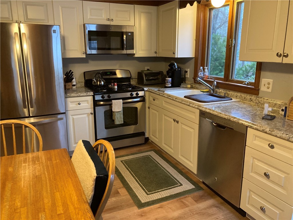 565 Durfee Hill Road Glocester, RI 02814 - Photo 8 of 29