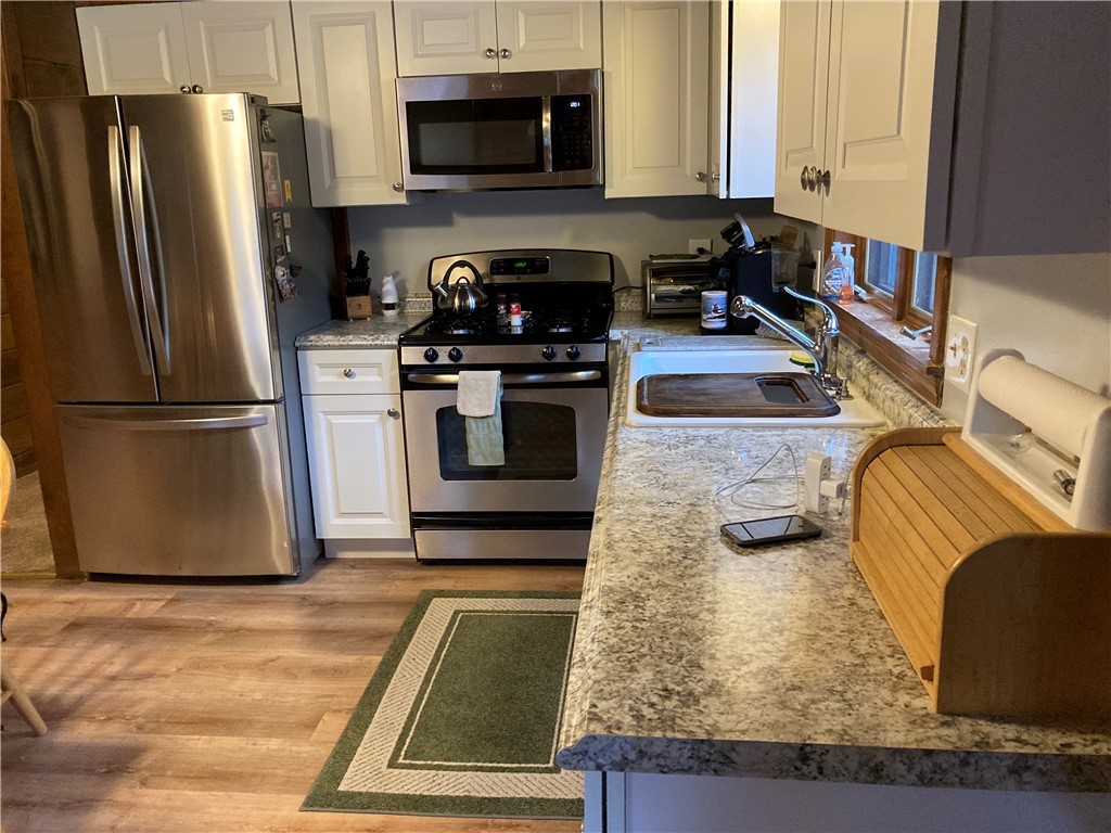 565 Durfee Hill Road Glocester, RI 02814 - Photo 9 of 29