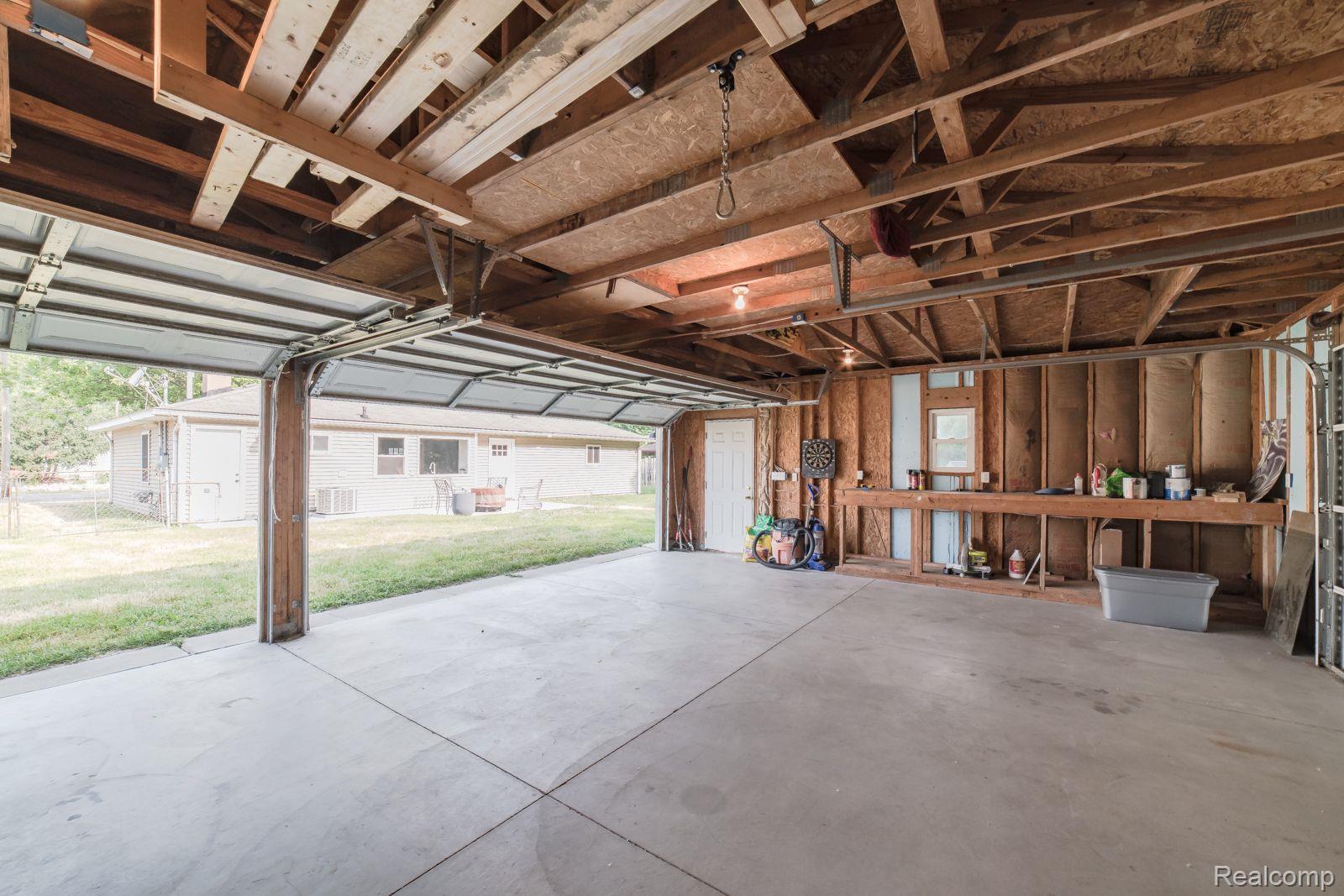 2007 Henbert Road West Bloomfield, MI 48324 - Photo 42 of 54