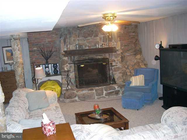 672 Deer Road Boiling Springs, PA 17007 - Photo 12 of 19 Gallery Image 12