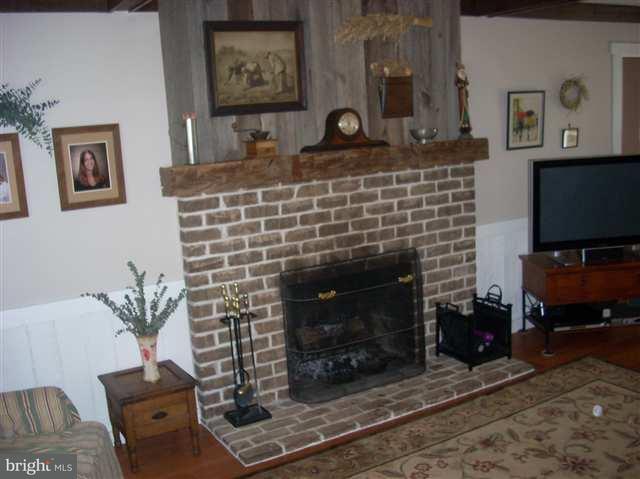 672 Deer Road Boiling Springs, PA 17007 - Photo 4 of 19 Gallery Image 4