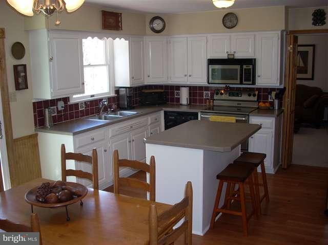 672 Deer Road Boiling Springs, PA 17007 - Photo 5 of 19 Gallery Image 5