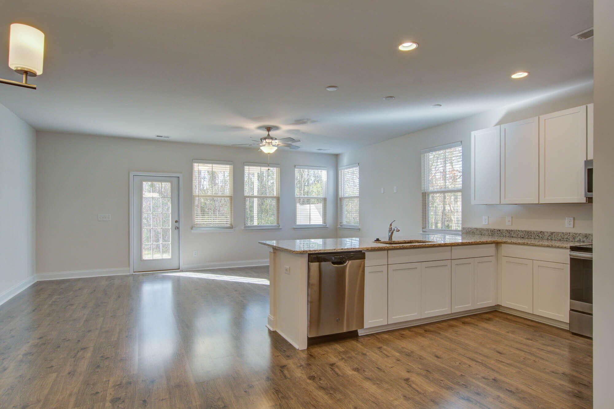 7821 Montview Road North Charleston, SC 29418 - Photo 5 of 25 7821+Montview+(9)