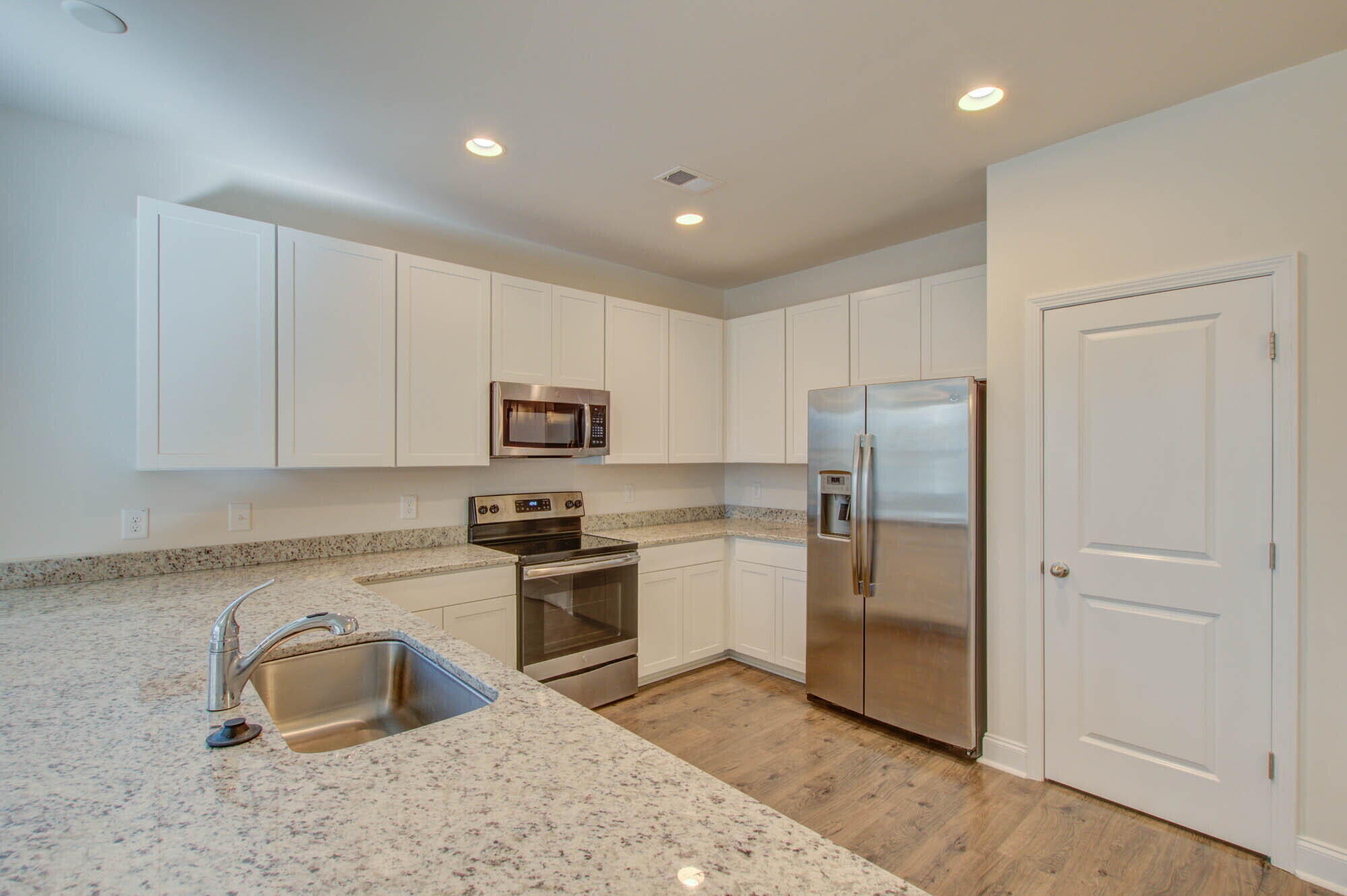 7821 Montview Road North Charleston, SC 29418 - Photo 7 of 25 7821+Montview+(11)