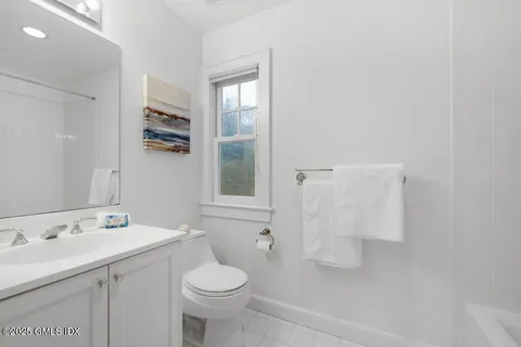 $3,195,000 | 145 Porchuck Road, Greenwich, CT 06831