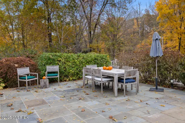 $3,195,000 | 145 Porchuck Road, Greenwich, CT 06831