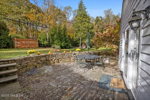 $3,195,000 | 145 Porchuck Road, Greenwich, CT 06831