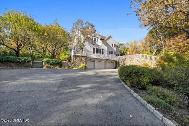$3,195,000 | 145 Porchuck Road, Greenwich, CT 06831