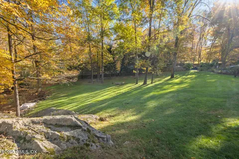 $3,195,000 | 145 Porchuck Road, Greenwich, CT 06831