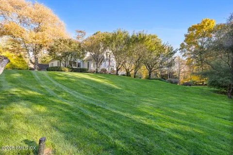 $3,195,000 | 145 Porchuck Road, Greenwich, CT 06831