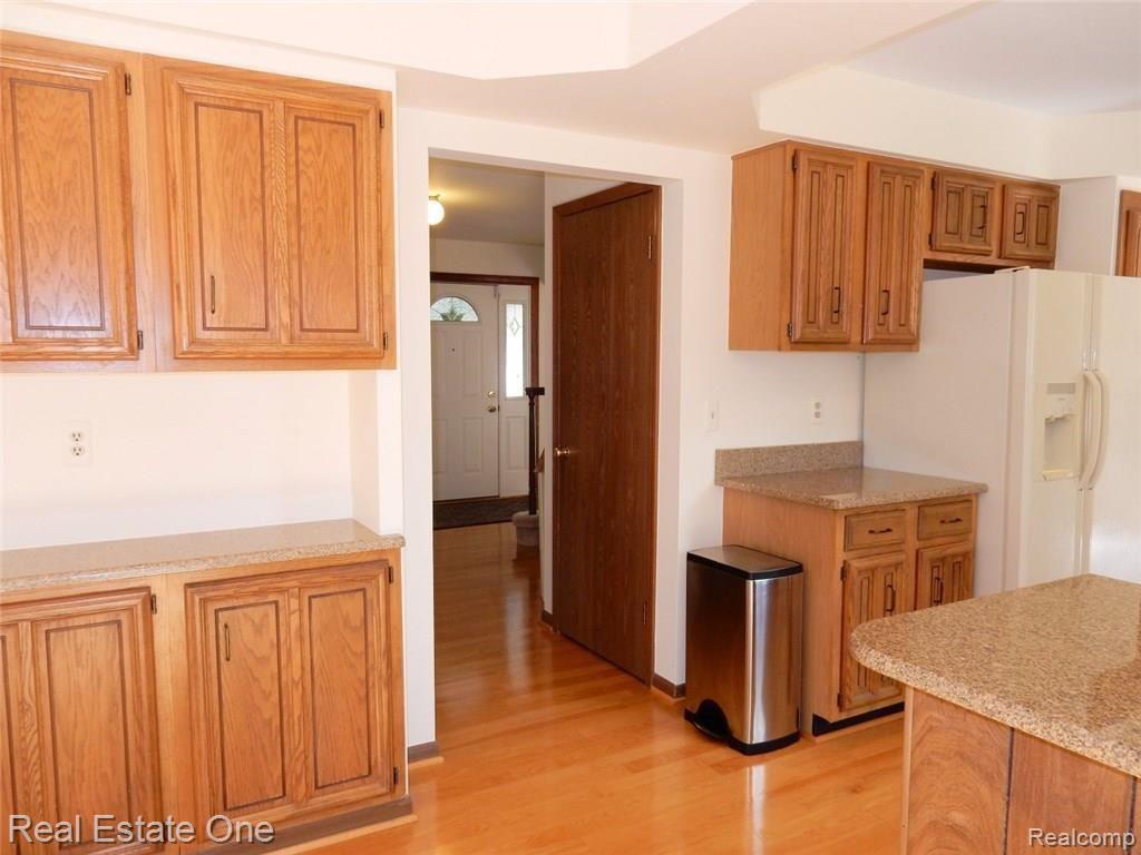745 Lion Street Rochester Hills, MI 48307 - Photo 32 of 80