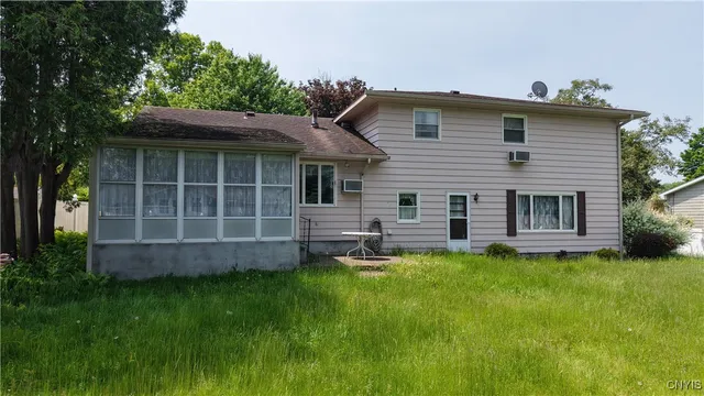 $229,900 | 704 Park Ln Drive, Herkimer, NY 13350