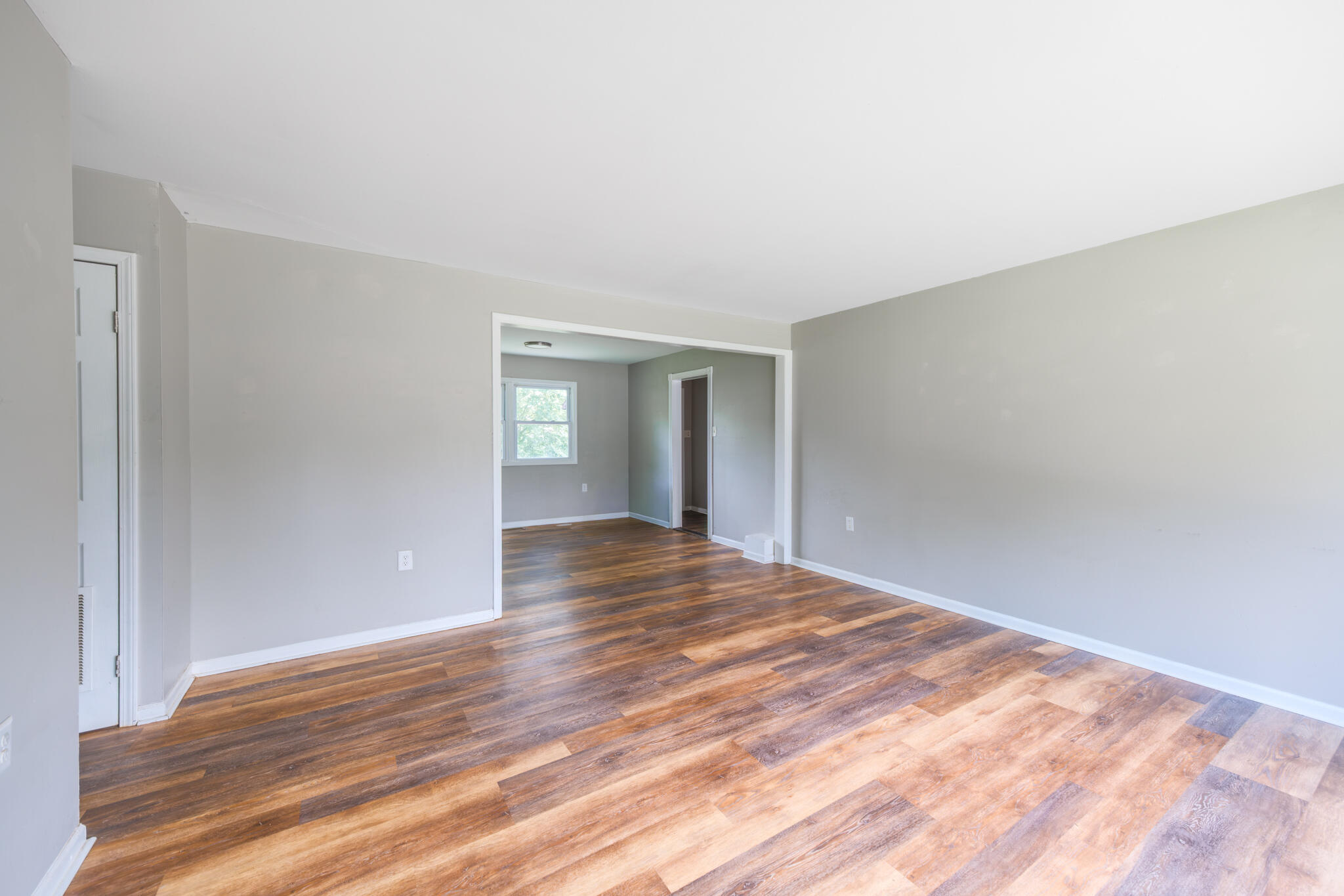 703 Dearborn Road Valparaiso, IN 46385 - Photo 10 of 33 2048x1365