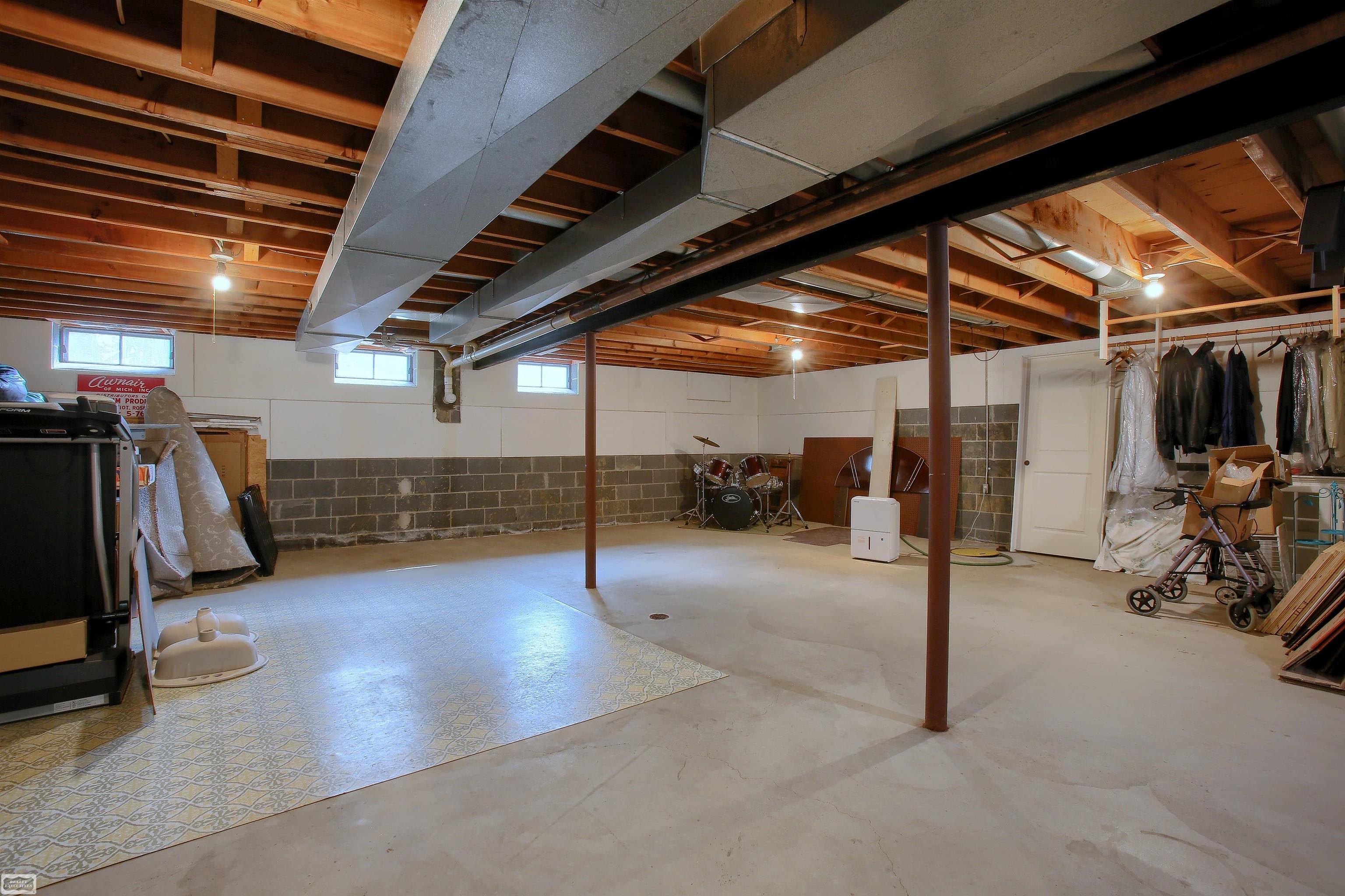 61900 Bates Road New Haven, MI 48048 - Photo 23 of 43 50090471-22.JPG
