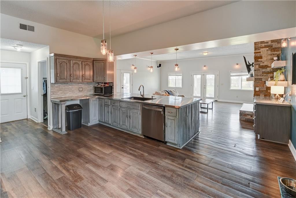 12010 South Moonlight Road Olathe, KS 66061 - Photo 20 of 53