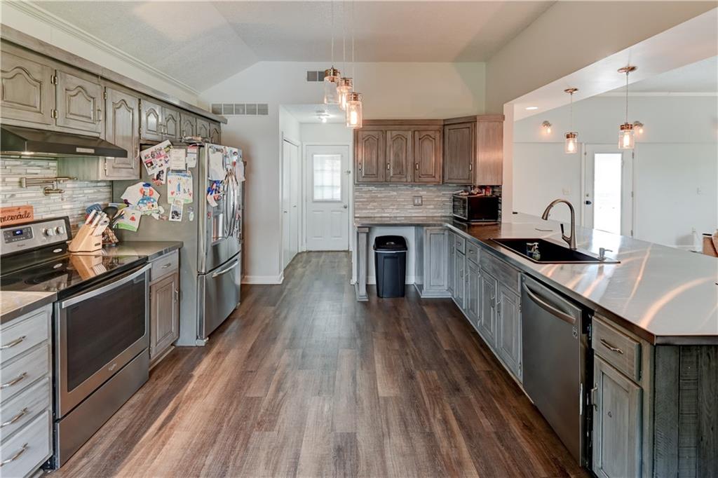 12010 South Moonlight Road Olathe, KS 66061 - Photo 21 of 53