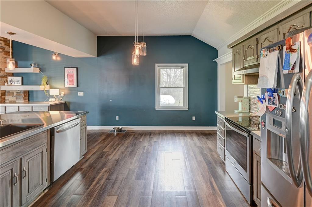 12010 South Moonlight Road Olathe, KS 66061 - Photo 24 of 53