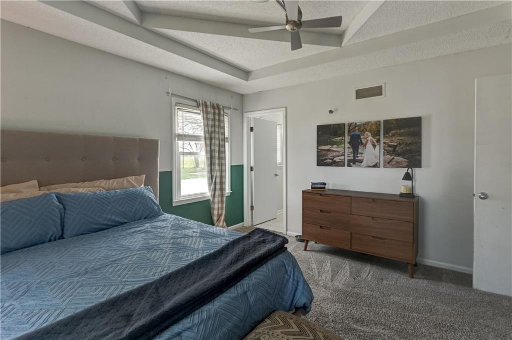 12010 South Moonlight Road Olathe, KS 66061 - Photo 32 of 53