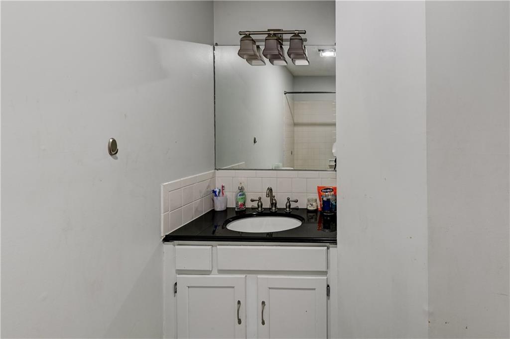 12010 South Moonlight Road Olathe, KS 66061 - Photo 35 of 53