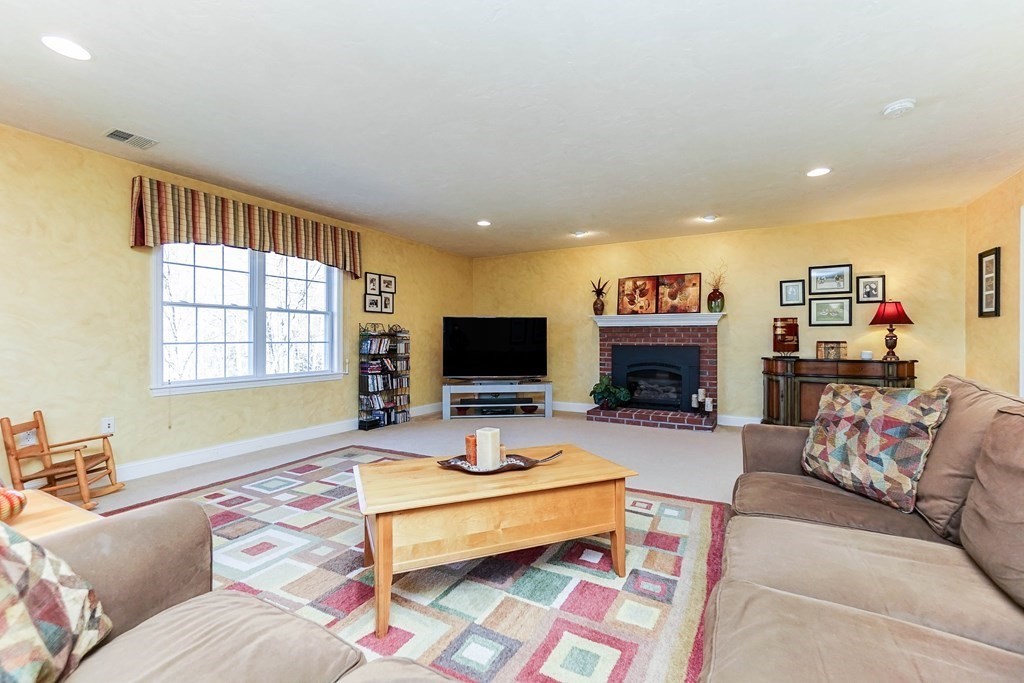 26 Highridge Road Bellingham, MA 02019 - Photo 11 of 42 Gallery Image 11