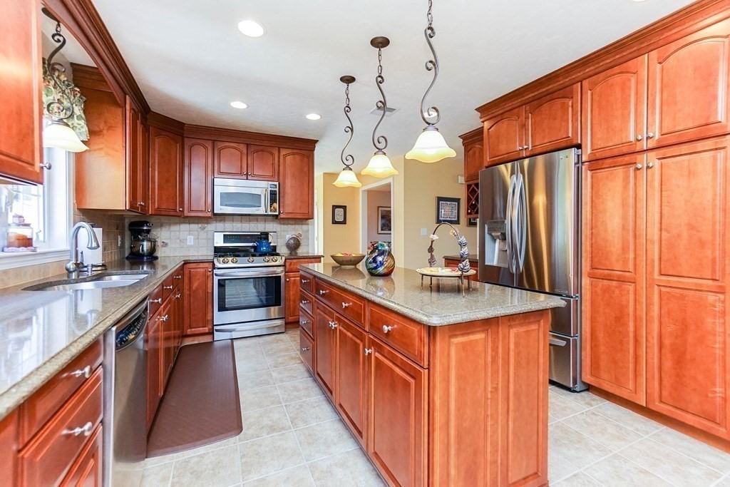 26 Highridge Road Bellingham, MA 02019 - Photo 6 of 42 Gallery Image 6