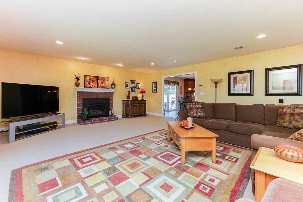 26 Highridge Road Bellingham, MA 02019 - Photo 10 of 42 Gallery Image 10