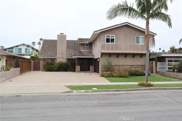 $2,990,000 | 17132-17132 Edgewater Lane, Huntington Beach, CA 92649