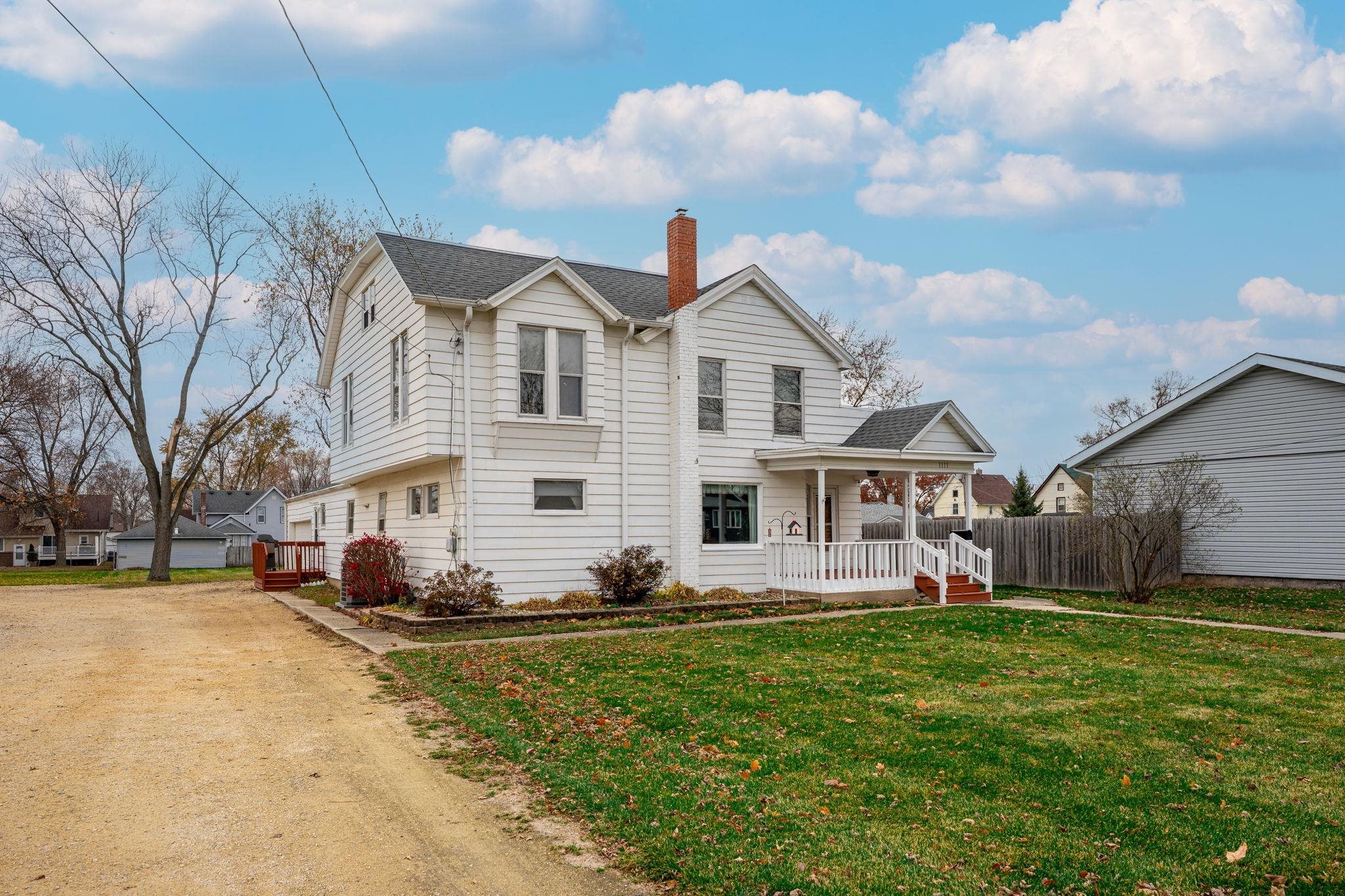 a front view of house with yard